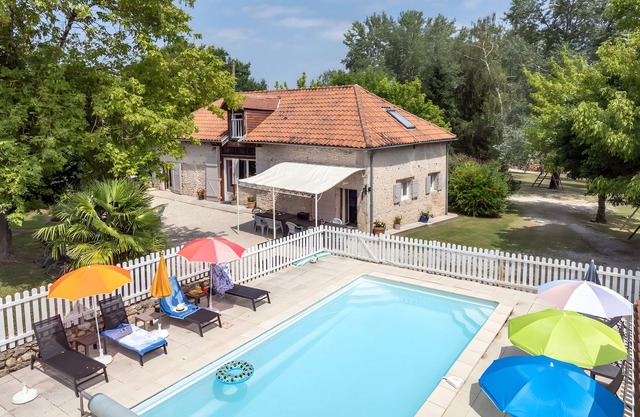 La Jandrine – Charming House with Private Heated Pool and Large Enclosed Garden