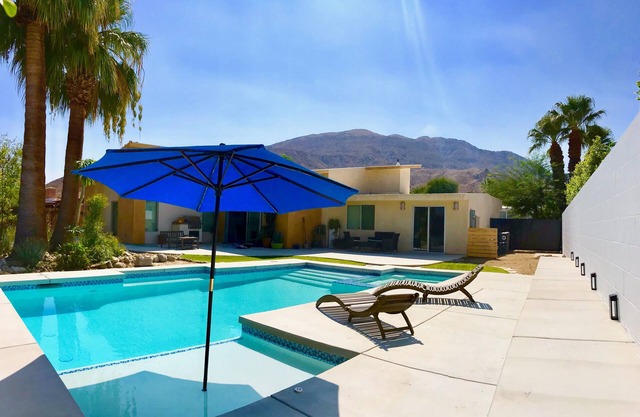La Moderna - Salt Water Pool & Spa, Memory Foam Beds in Every Room.