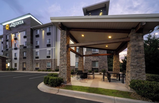 La Quinta Inn & Suites by Wyndham Greenville Woodruff Rd.