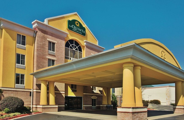 La Quinta Inn & Suites by Wyndham Hot Springs