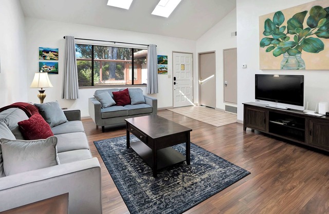 La Selva Beach Haven - Walk to the Sand and Ocean! 30-day plus!