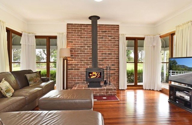 La Sila Homestead on Marrowbone - cutest cottage in the Hunter with killer views