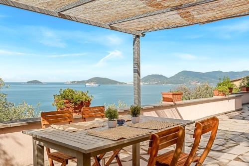 La terrazza sul mare Private parking AC Big terrace