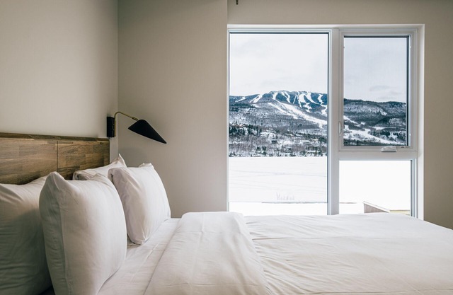 Lago 702 Johanssen | Best Ski Mountain View