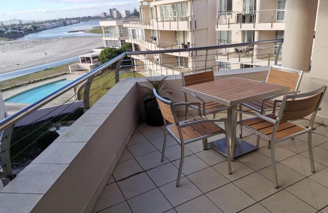 Lagoon Beach Apartment 309