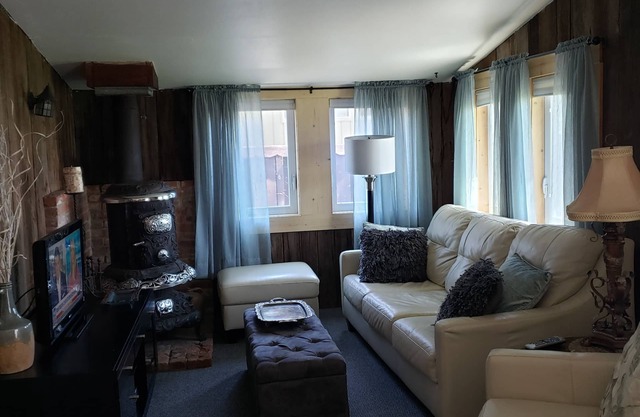 Lagoon Bungalow Retreat in Sturgeon Bay With Direct Water Access!