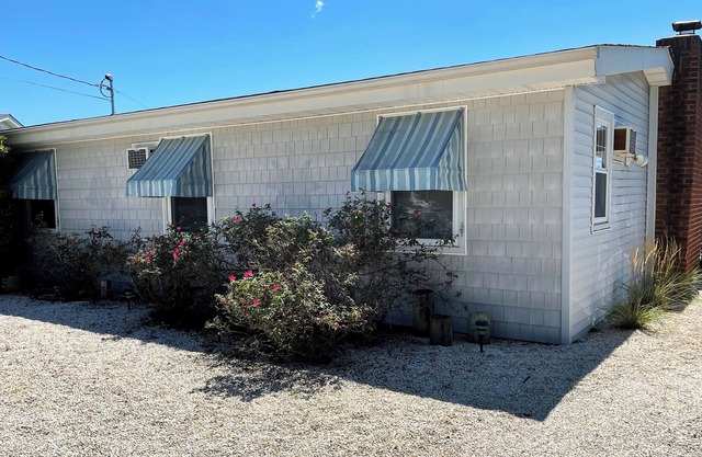 Laid back beach house on the lagoon - 7 minutes to LBI!