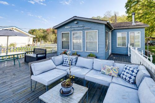 Lake Access! All-Season Fun at Reed City Home