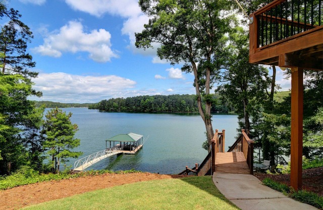 Lake Allatoona Vacation Home, Best Views - 9 Person Max, NOT for large groups.