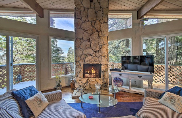 Lake Arrowhead Cabin w/Deck & Scenic Forest Views