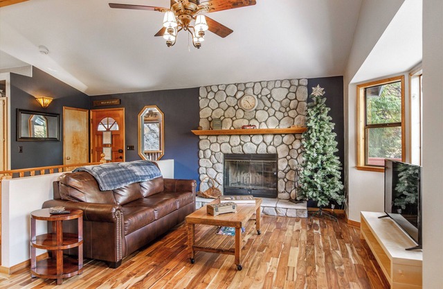 Lake Arrowhead Privacy Redefined @ Hillside Haven