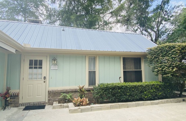 Lake Forest Retreat