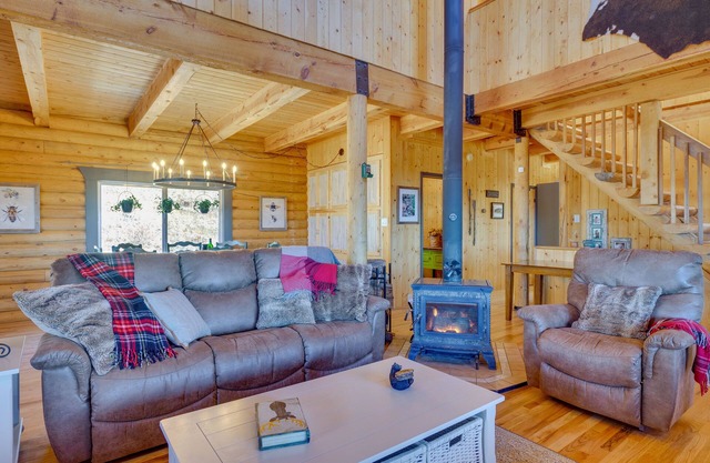 Lake George Cabin w/Deck & Mountain Views!