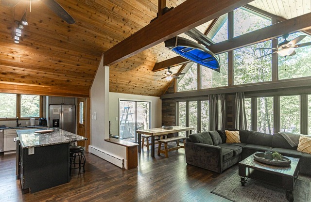Lake Harmony Chalet With Arcade Room ~ Includes Hot Tub ~sleeps 22