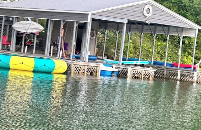 Lake House on Cedar Creek Lake - Hoot Hoot Holler Hideaway