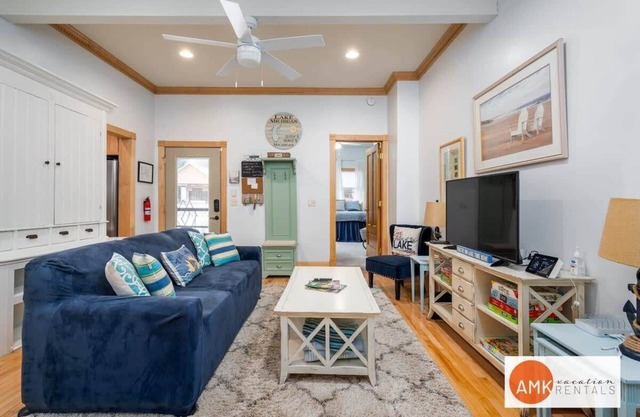 Lake Life Getaway - Condo near downtown!