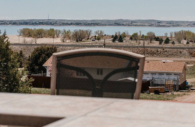 Lake McConaughy overlooking the lake! Tons of parking! Spacious 3 bed home!