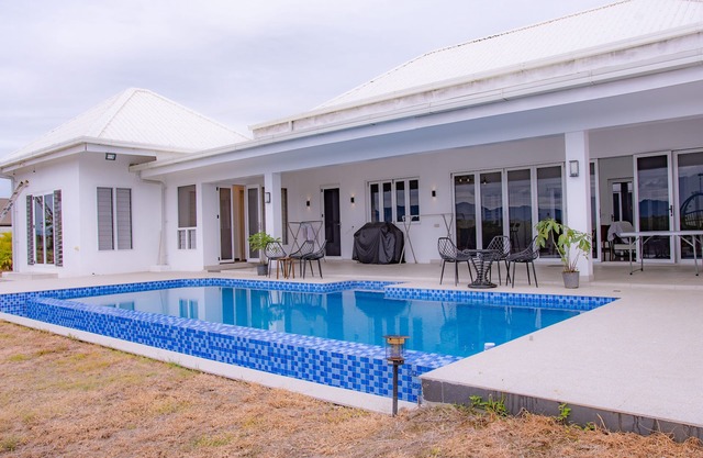 Lake Side Deluxe Villa