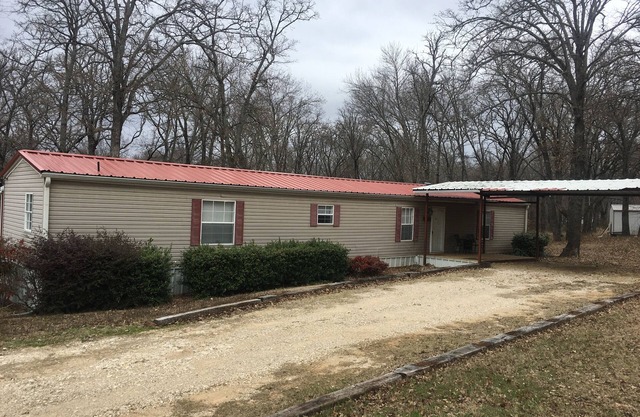 Lake Texoma Cabin: Relaxing, quiet, great fishing & just minutes from the water!