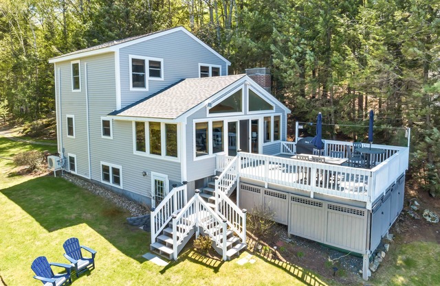 Lake Winnipesaukee for 12 with Great SW Views