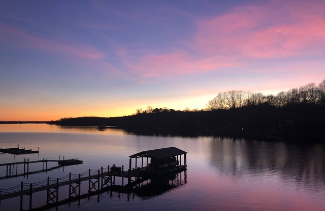Lakefront Retreat - 2 Kayaks & Paddle Boards - Private Dock - Boat Rental
