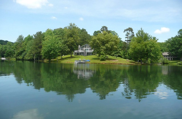 LAKEFRONT AND MOUNTAIN CABIN 2 hrs from ATLANTA MURPHY ~NC~