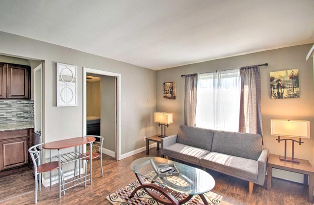 Lakefront Apartment Situated on Lake St Clair