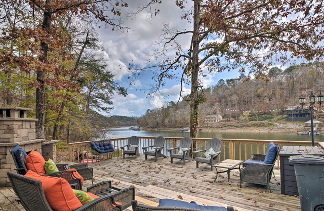 Lakefront Arley Retreat w/ Private Hot Tub!