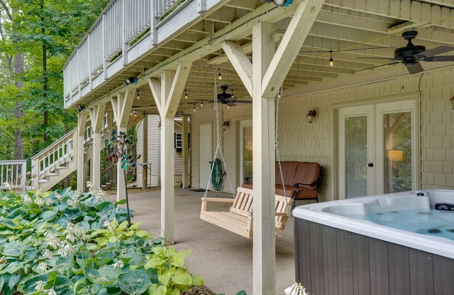 Lakefront Cadiz Home w/Hot Tub!