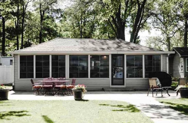 Lakefront cottage on Coldwater Lake