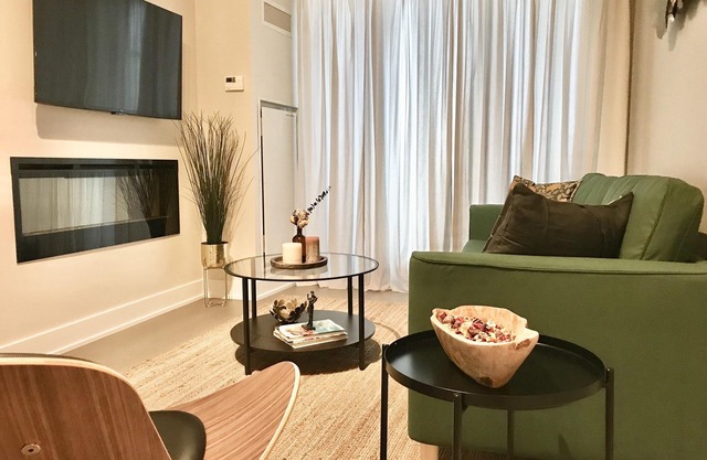 Lakefront Elegant Condo