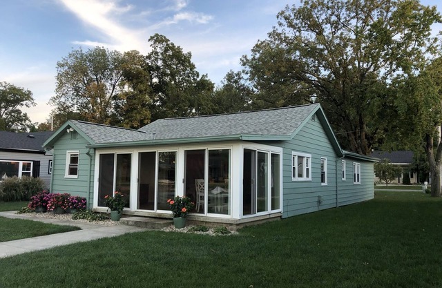 Lakefront Family-Friendly "Islander" Home w/Dock! Breathtaking Open Water Views!