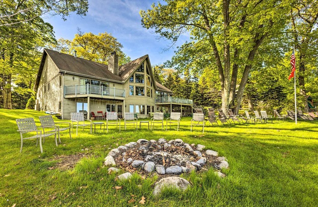 Lakefront Glen Arbor Condo w/Boat Dock Access!