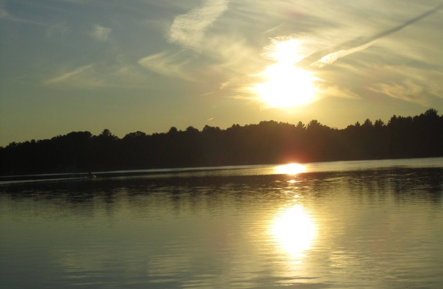 Lakefront home-large beach & yard, clean water-RELAX & build memories- sleeps 12
