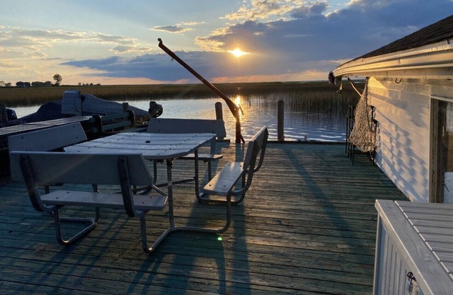 Lakefront Home near N Channel, 40’ Seawall and Parking for 3 Trucks - Trailers