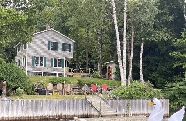 Lakefront House on Webber Pond