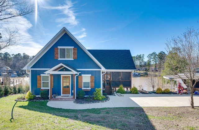 Lakefront New London Retreat w/Dock & Hot Tub!