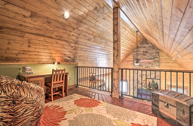 Lakefront Norris Lake Cabin w/Decks & Dock!