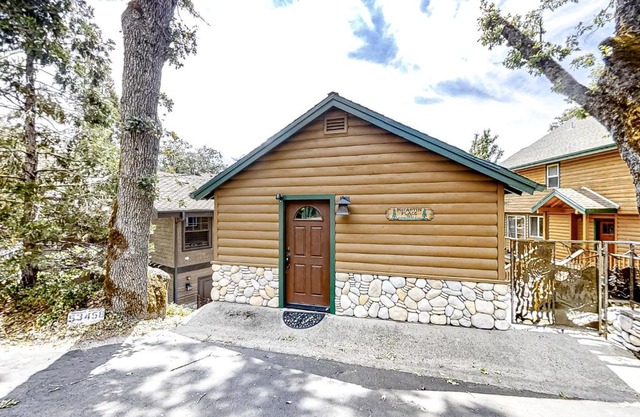 Lakefront Retreat