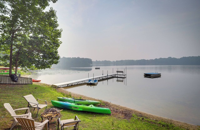 Lakefront Sister Lakes Vacation Rental w/Dock!