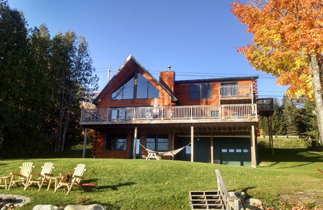Lakefront Vacation Home~get away~Hot tub on deck~Fish/Paddle~Kayaks/Canoes/2 SUP