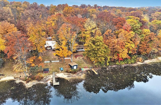 Lakehouse, Hot Tub & Pontoon, King Bed