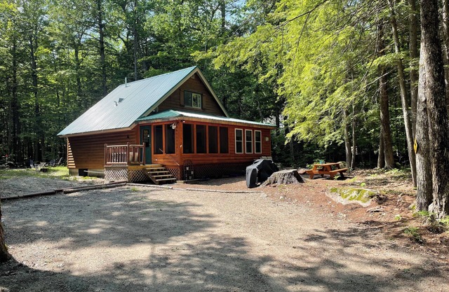 Lakes & Mountain Experience! 4 Seasons Getaway - 3 Bed Cozy Cabin