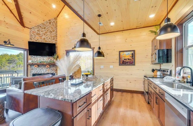 Lakeside Bear Lodge S