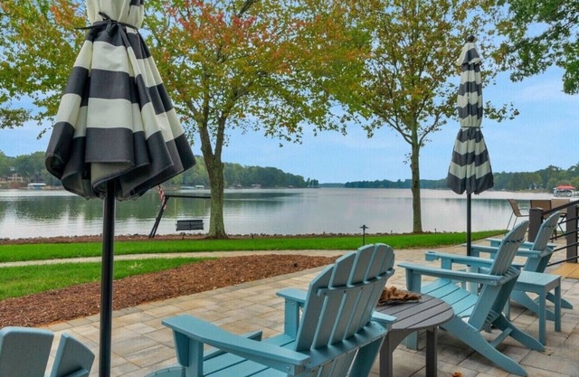 Lakeside Luxury Retreat on Lake Norman