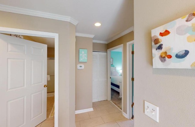 Lakeview Bliss True Blue 3BR Villa Pool Access