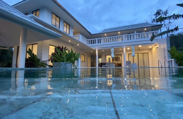 Lakeview Pool Villa Near the Beach- VCS1