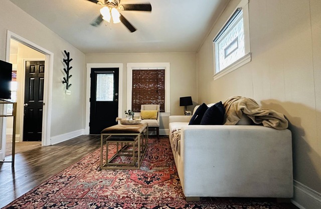 Lakewood Cozy Boho Apartment