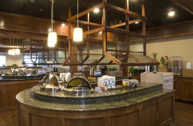 Lamplighter Inn & Suites - North