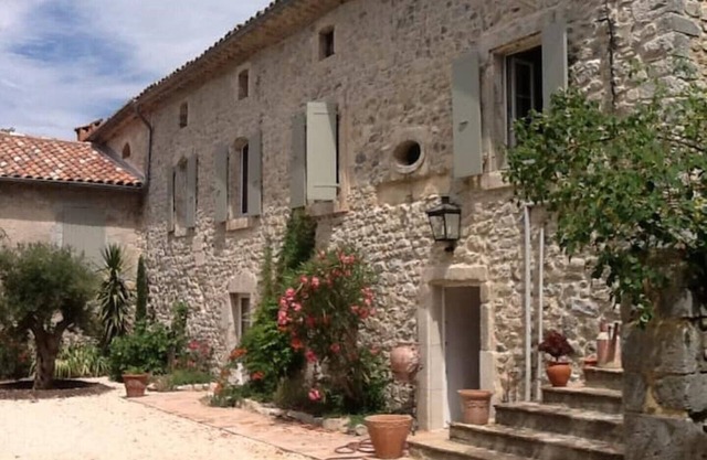 Landhaus bei Uzès - in Einem Ruhigen Dorf im Bauernhausstil